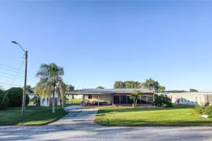 36513 Lakewood Dr, Zephyrhills, FL 33542 - Photo 43