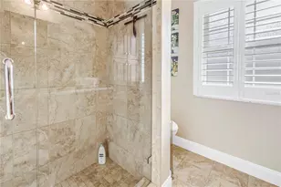 868 Glades Ct NE, Saint Petersburg, FL 33702 - Photo 27
