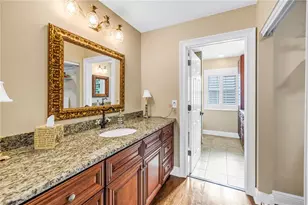 868 Glades Ct NE, Saint Petersburg, FL 33702 - Photo 13