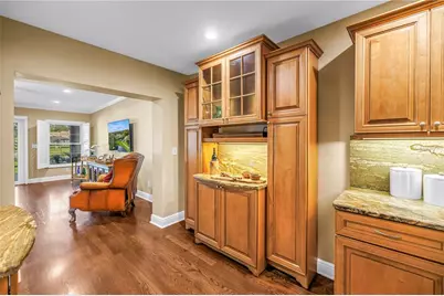 868 Glades Court NE, Saint Petersburg, FL 33702 - Photo 7