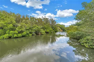 868 Glades Ct NE, Saint Petersburg, FL 33702 - Photo 45