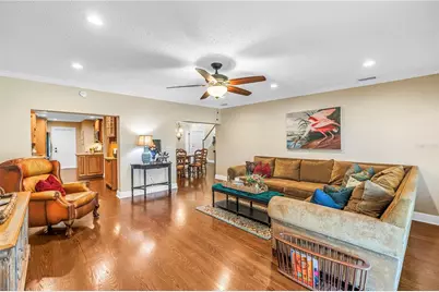868 Glades Court NE, Saint Petersburg, FL 33702 - Photo 5