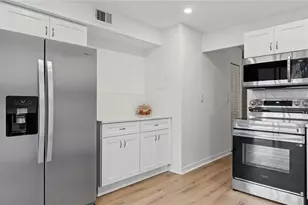 4895 Bay St NE, Saint Petersburg, FL 33703 - Photo 3