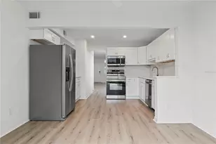 4895 Bay St NE, Saint Petersburg, FL 33703 - Photo 5