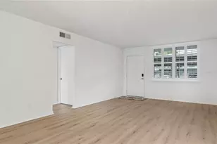4895 Bay St NE, Saint Petersburg, FL 33703 - Photo 11