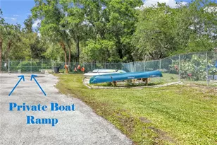1186 Gasparilla Dr NE, Saint Petersburg, FL 33702 - Photo 17