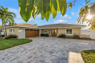 7982 11th Ave S, Saint Petersburg, FL 33707 - Photo 3