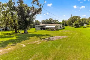 8425 Heather Dr, Zephyrhills, FL 33540 - Photo 3