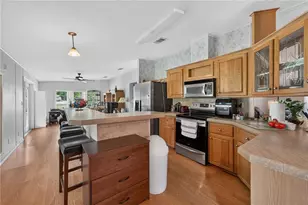 8425 Heather Dr, Zephyrhills, FL 33540 - Photo 17