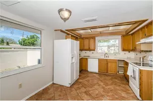 3676 29th Ave S, Saint Petersburg, FL 33711 - Photo 5