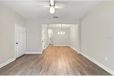 5303 Point Pleasant Lane, Tampa, FL 33611 - Photo 9