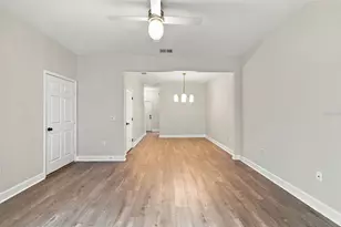 5303 Point Pleasant Ln, Tampa, FL 33611 - Photo 9