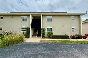 8801 Bay Pointe Dr, Tampa, FL 33615 - Photo 3