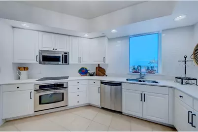 521 Mandalay Avenue #505, Clearwater Beach, FL 33767 - Photo 11
