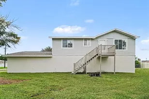 6306 Florida Cir E, Apollo Beach, FL 33572 - Photo 5