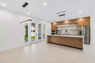 2307 N Elcoe Dr, Tampa, FL 33603 - Photo 5