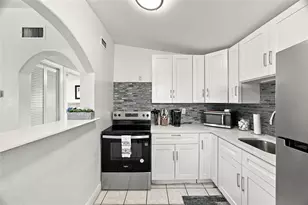 1906 E 98th Ave, Tampa, FL 33612 - Photo 5