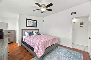 1906 E 98th Ave, Tampa, FL 33612 - Photo 9