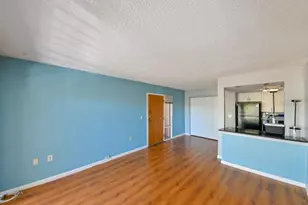 3853 S Lake Dr, Tampa, FL 33614 - Photo 9