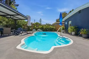 664 60th St S, Saint Petersburg, FL 33707 - Photo 27