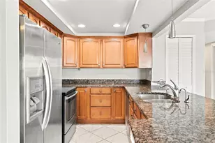 10142 Seminole Island Dr, Largo, FL 33773 - Photo 19