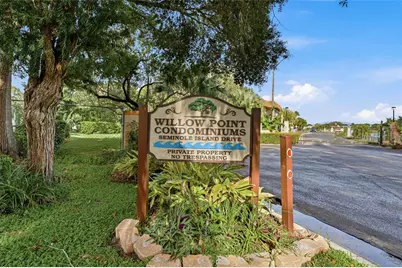 10142 Seminole Island Drive, Largo, FL 33773 - Photo 5