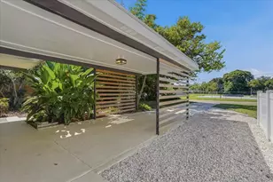 664 60th St S, Saint Petersburg, FL 33707 - Photo 37