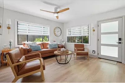 664 60th Street S, Saint Petersburg, FL 33707 - Photo 5