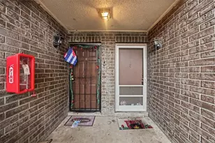 305 E Wellington Ct, Tampa, FL 33604 - Photo 1