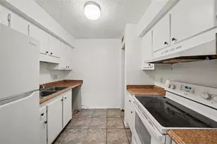 305 E Wellington Ct, Tampa, FL 33604 - Photo 3