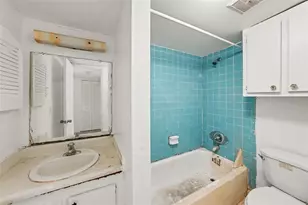 305 E Wellington Ct, Tampa, FL 33604 - Photo 7