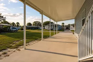10029 Hamp Dr, Dade City, FL 33525 - Photo 41
