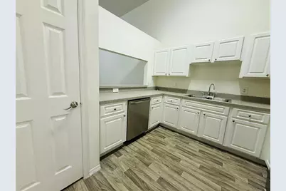 8507 N Hyaleah Road, Tampa, FL 33617 - Photo 13