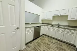 8507 N Hyaleah Rd, Tampa, FL 33617 - Photo 13