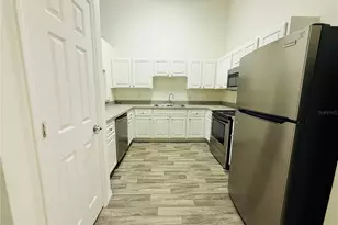 8507 N Hyaleah Rd, Tampa, FL 33617 - Photo 11