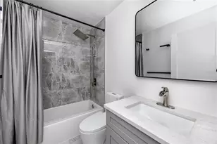 701 Mirror Lake Dr N, Saint Petersburg, FL 33701 - Photo 15