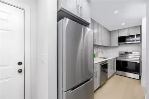 701 Mirror Lake Dr N, Saint Petersburg, FL 33701 - Photo 13