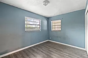 8010 Sharon Dr, Tampa, FL 33617 - Photo 11