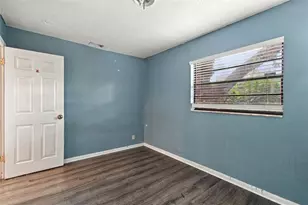 8010 Sharon Dr, Tampa, FL 33617 - Photo 13