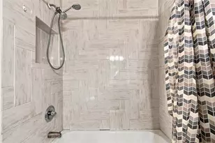 8010 Sharon Dr, Tampa, FL 33617 - Photo 7