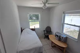 8205 48th Ave N, Saint Petersburg, FL 33709 - Photo 7