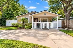 2429 Park St N, Saint Petersburg, FL 33710 - Photo 1