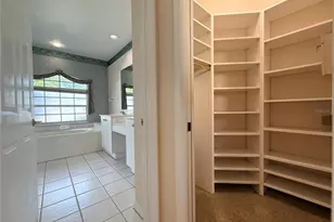 5829 Carriage Dr, Sarasota, FL 34243 - Photo 19