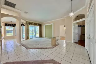 5829 Carriage Dr, Sarasota, FL 34243 - Photo 7