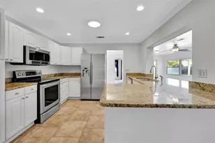 2851 Hardee Dr, Sarasota, FL 34231 - Photo 5