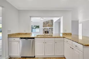 2851 Hardee Dr, Sarasota, FL 34231 - Photo 7