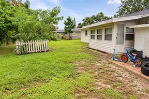 1912 W Skyline Dr, Clearwater, FL 33763 - Photo 11