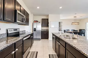10940 Trailing Vine Dr, Tampa, FL 33610 - Photo 3