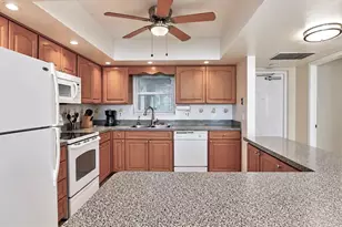 5200 Brittany Dr S, Saint Petersburg, FL 33715 - Photo 9