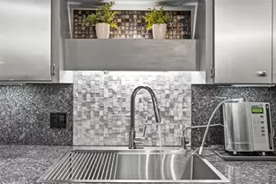 1 Beach Dr SE, Saint Petersburg, FL 33701 - Photo 23